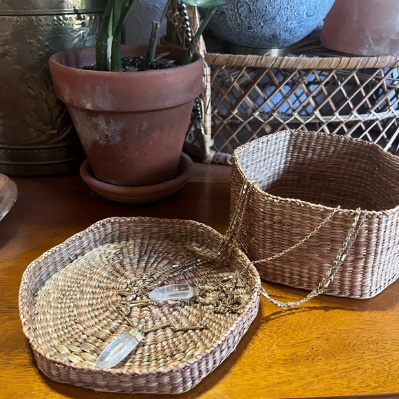 Stella & Dot Gold Necklace with Clear Pendant - Picture 6 of 14